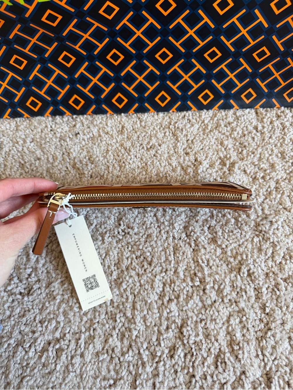 Tory Burch Nylon Basketweave Small Slim  Envelope Wallet Basketweave Combo Tan - Picture 4 of 10